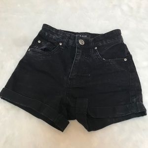 Black jeans shorts size 00